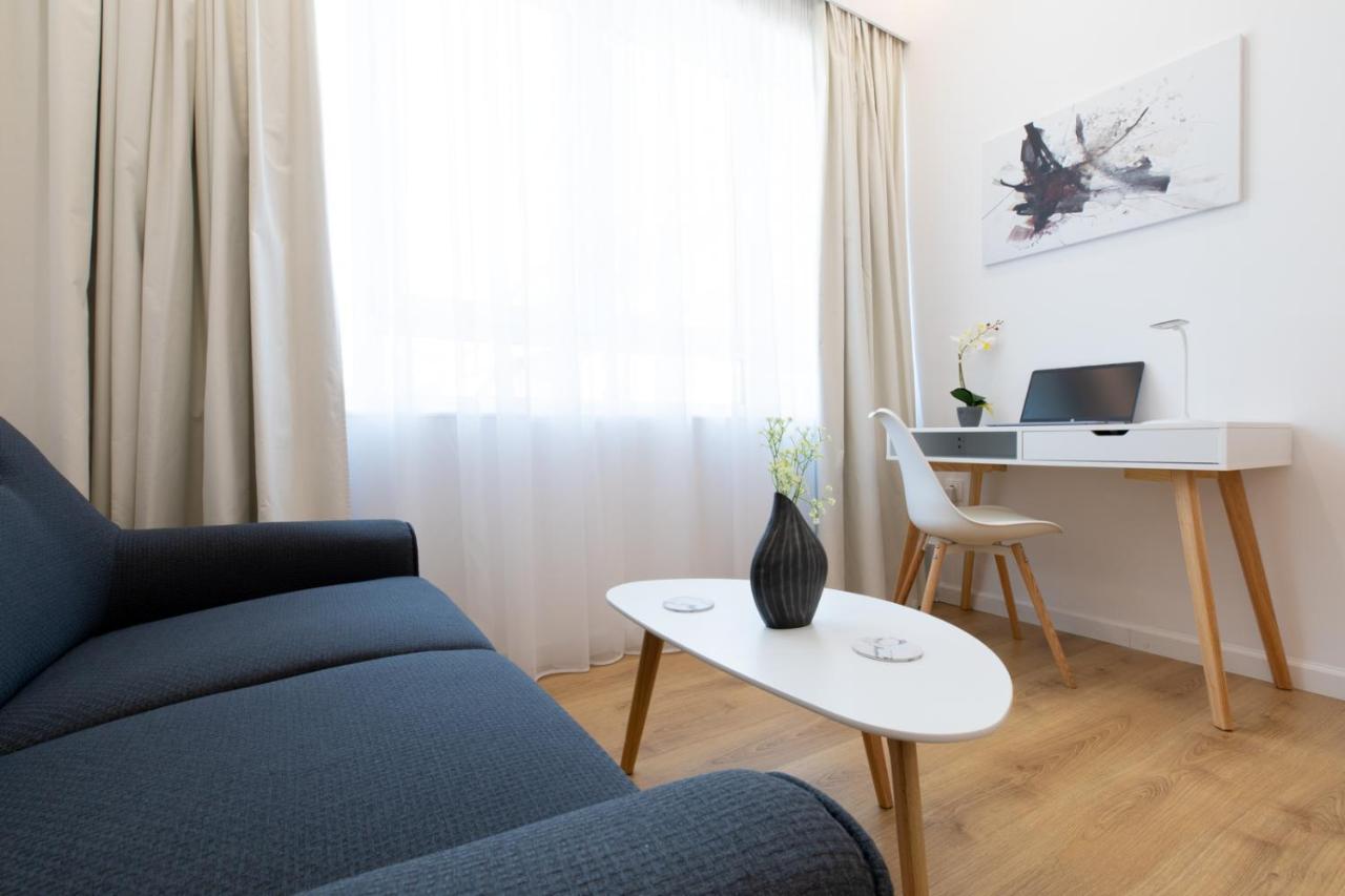 Minimal Apartment In Plaka Atenas Exterior foto