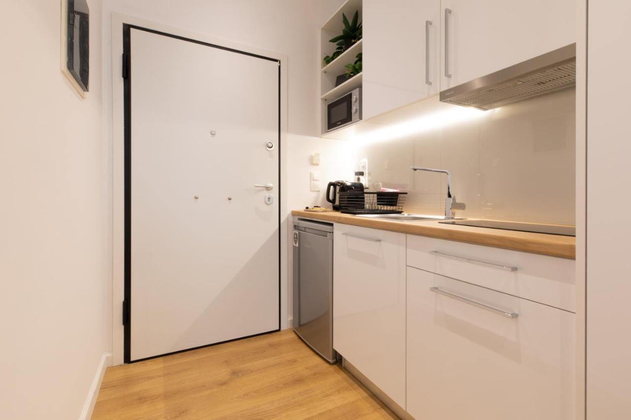 Minimal Apartment In Plaka Atenas Exterior foto